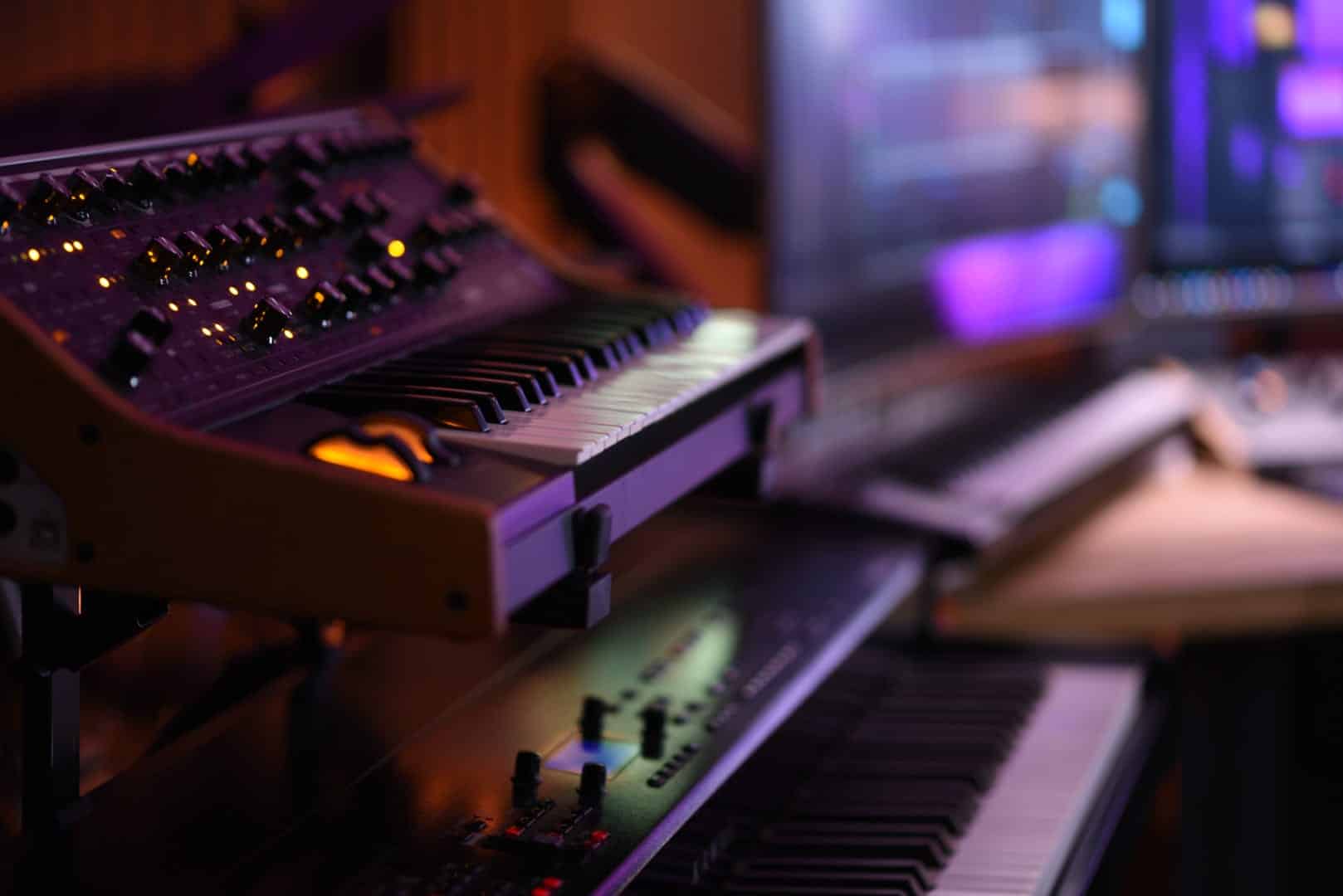 TLOF Studio Moog Analog Synth and Pianoa